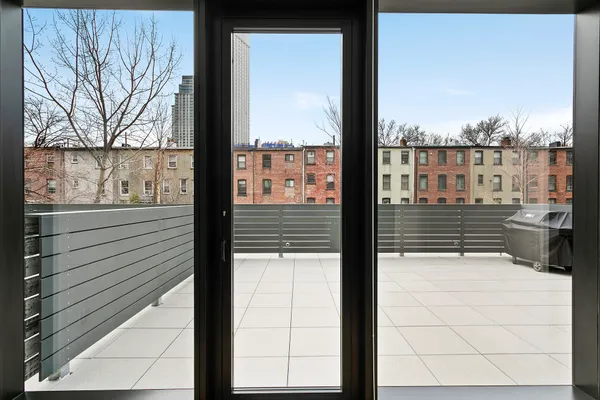 $5,350 | 21-30 44th Drive, Unit 2D | Long Island City