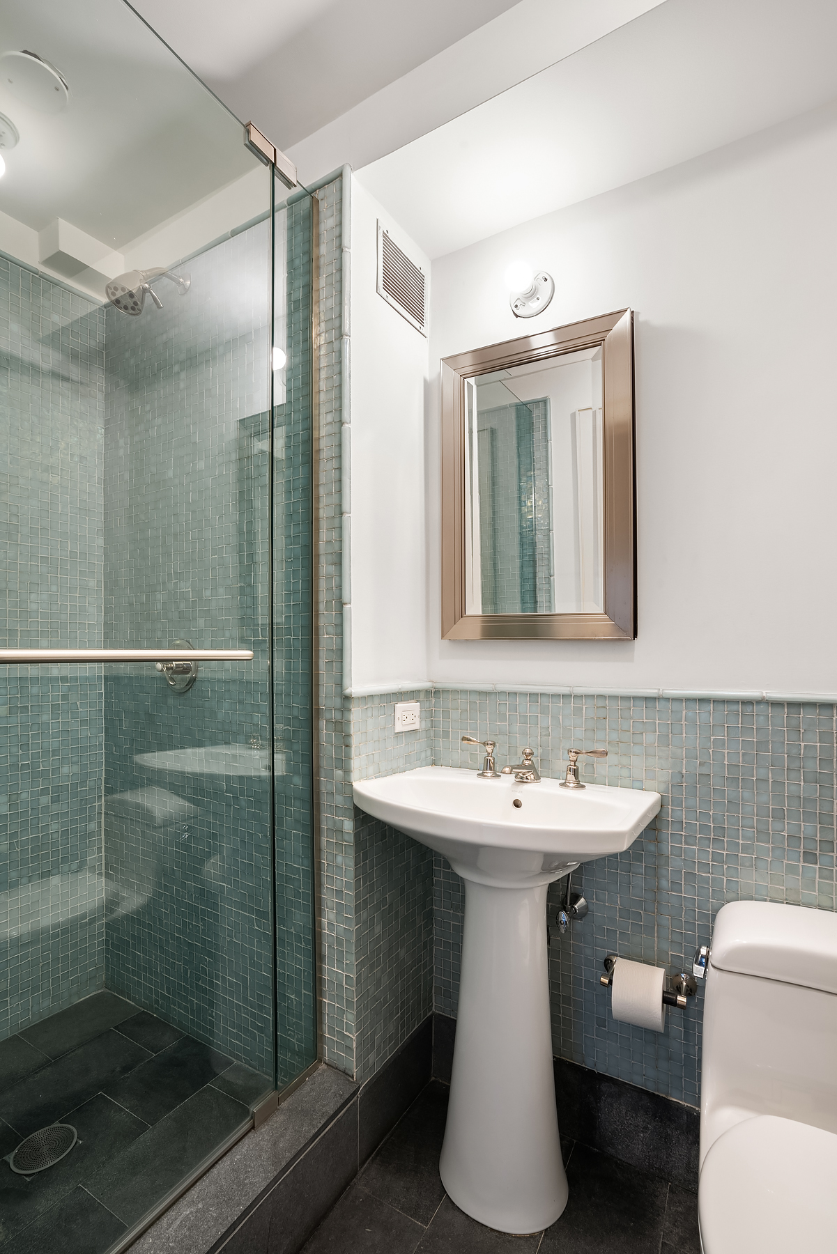 170 East 77th Street, Unit 6A Manhattan, NY 10075 - Photo 14 of 17 Gallery Image 14