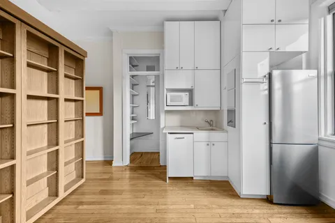 $349,900 | 140 West 69th Street, Unit 45C | Upper West Side