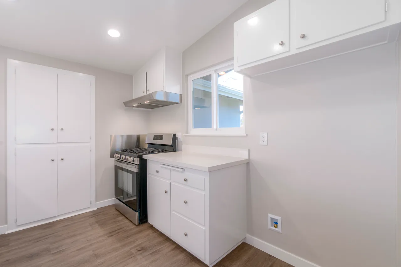 $4,995 | 2391 Westminster Avenue, Costa Mesa, CA 92627