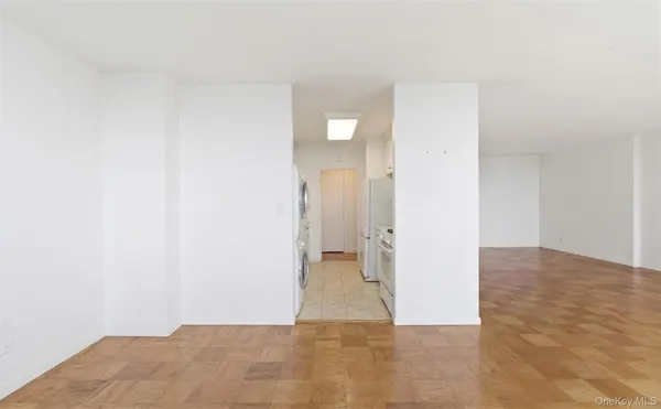 $450,000 | 27110 Grand Central Parkway, Unit 26A | Floral Park