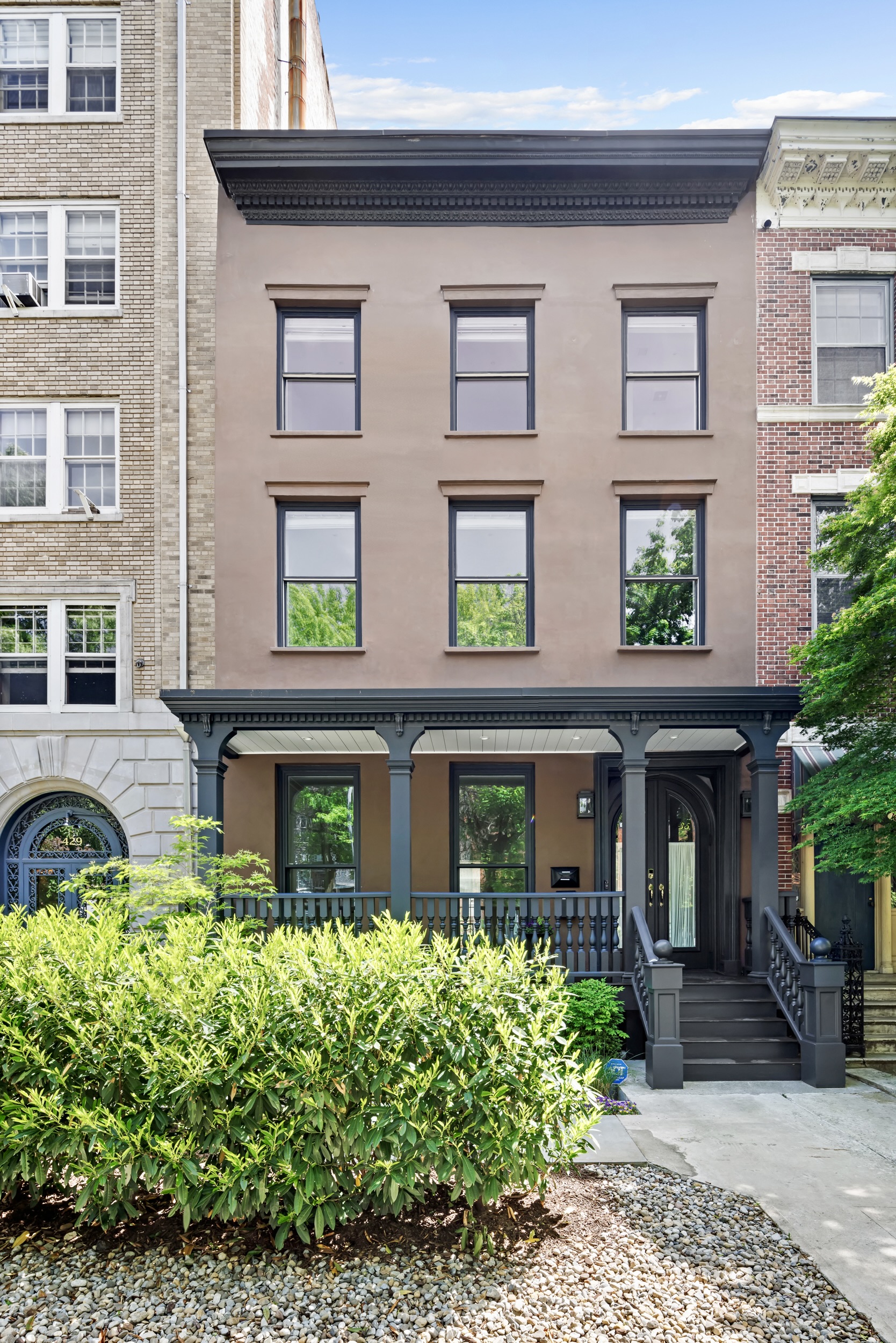 435 Clinton Avenue Brooklyn, NY 11238 - Photo 26 of 27 front view of a brick building