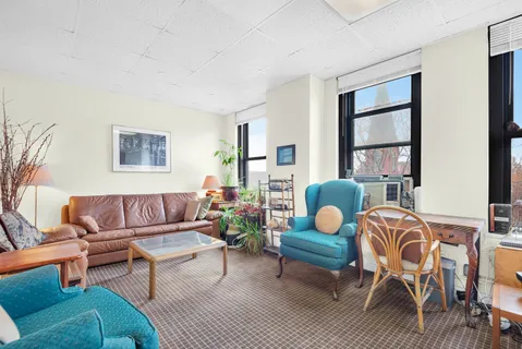 $325,000 | 142 Joralemon Street, Unit 5E | Brooklyn Heights