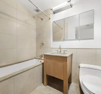 $1,400,000 | 350 West 42nd Street, Unit 20L | Hell's Kitchen