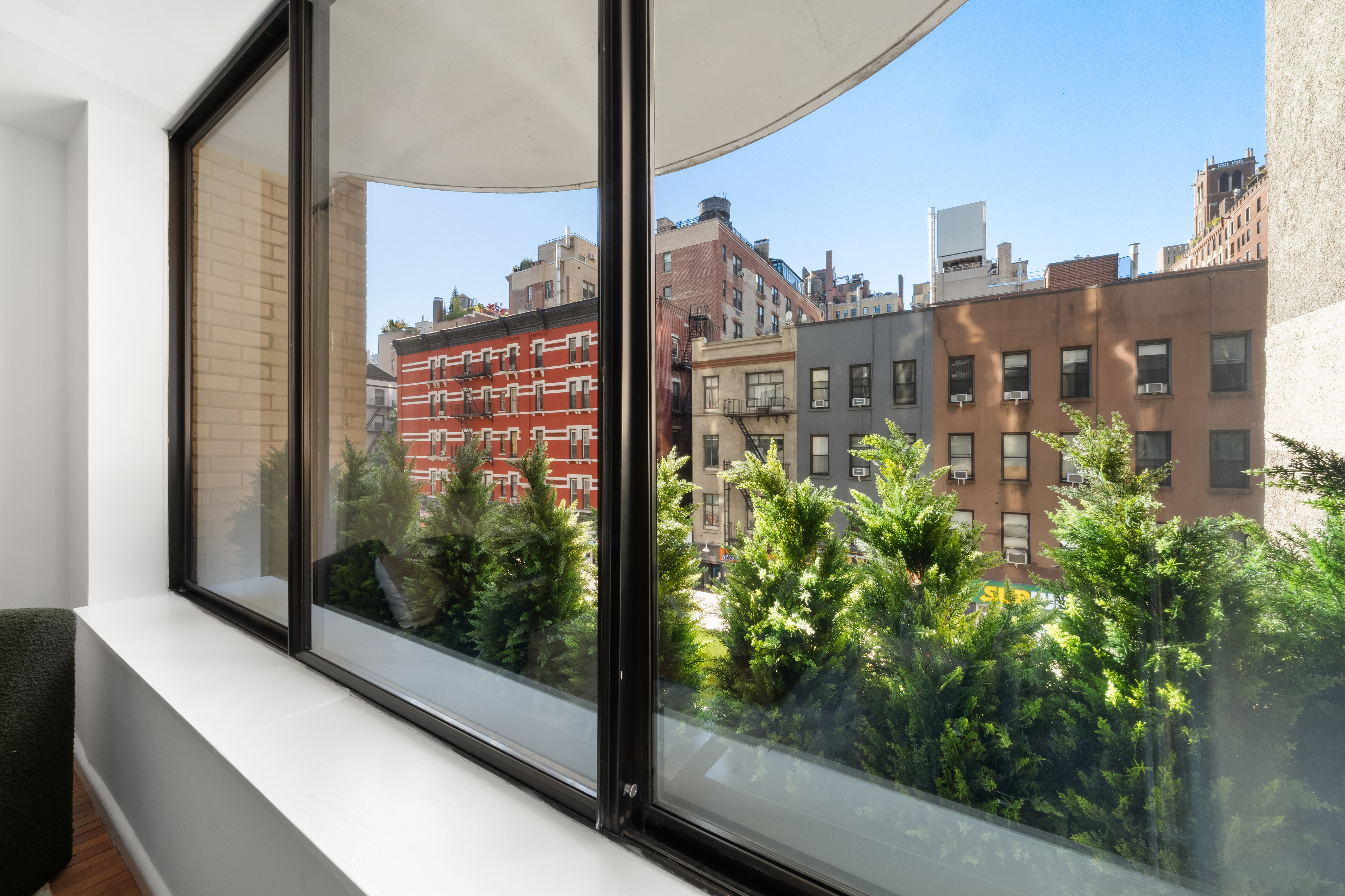 150 East 85th Street, Unit 3F Manhattan, NY 10028 - Photo 4 of 15 a view of a window
