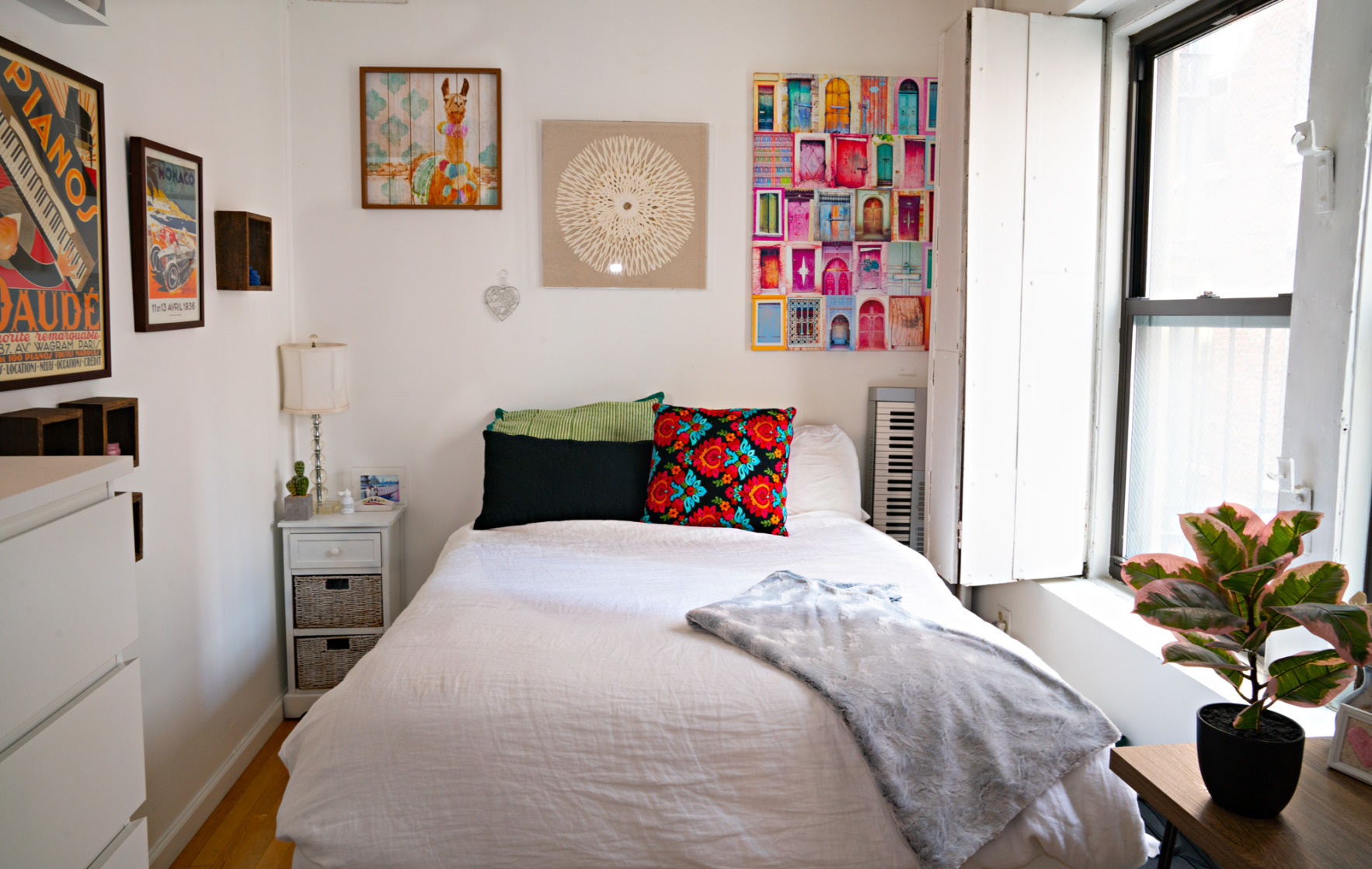 107 West 26th Street, Unit 4 Manhattan, NY 10001 - Photo 11 of 14 a bedroom with a bed and a book shelf