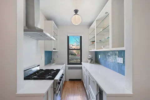 $295,000 | 4445 Post Road, Unit 5B | Fieldston