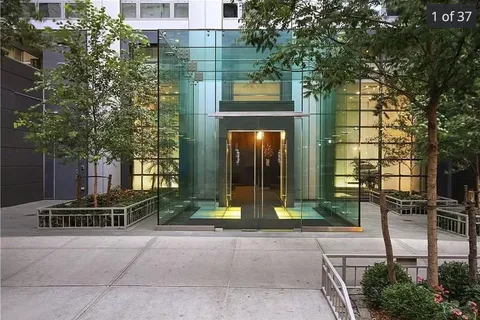 $1,650,000 | 310 West 52nd Street, Unit 5F | Hell's Kitchen
