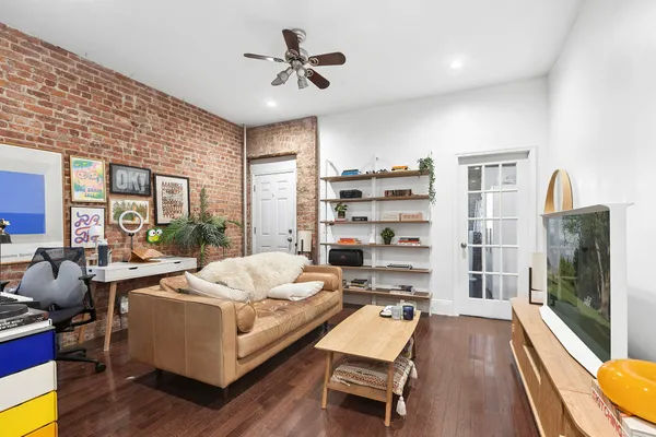 $3,300 | 445 Rogers Avenue, Unit 1LR | Prospect Lefferts Gardens