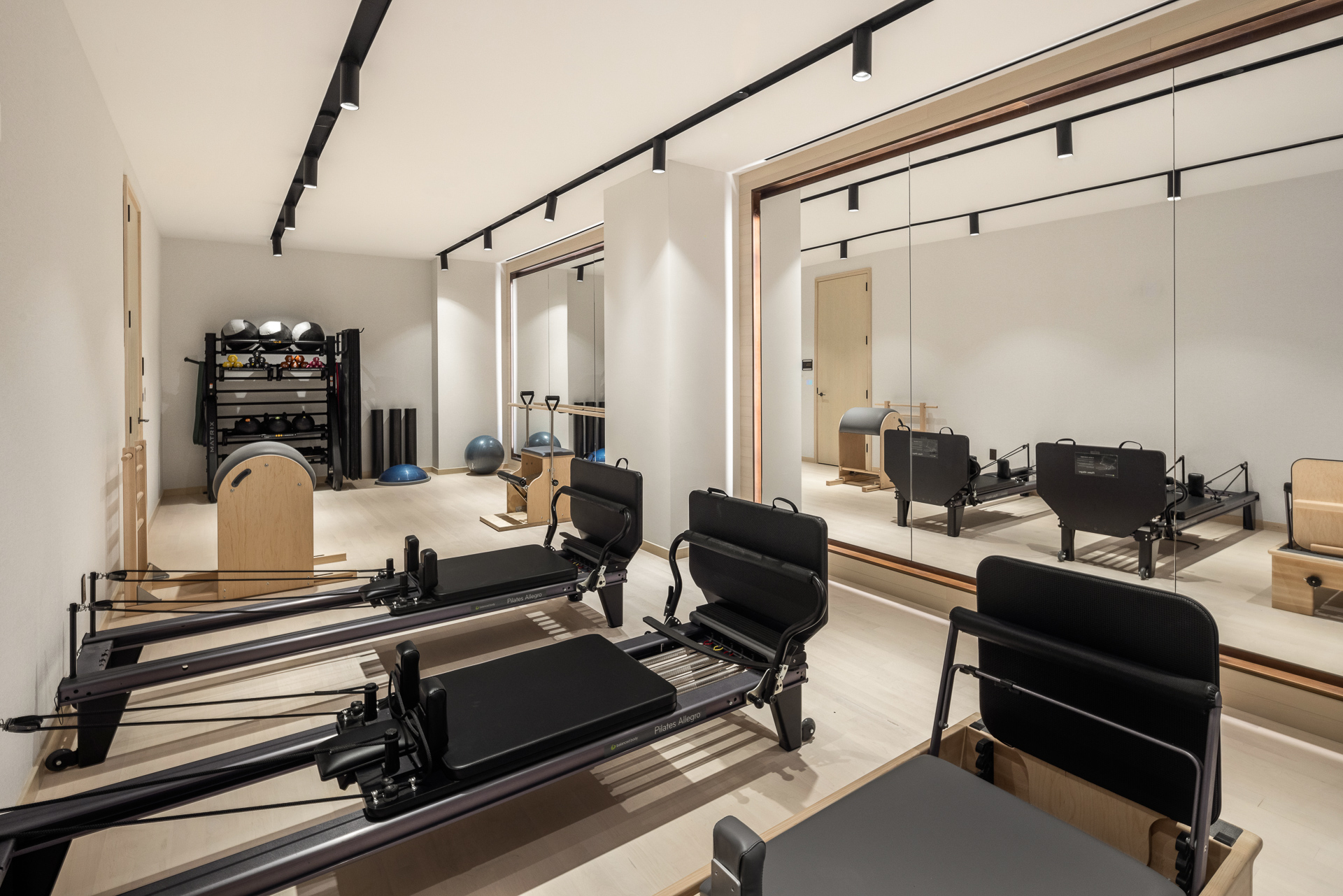 250 West 96th Street, Unit 4F Manhattan, NY 10025 - Photo 15 of 24 a living room with furniture