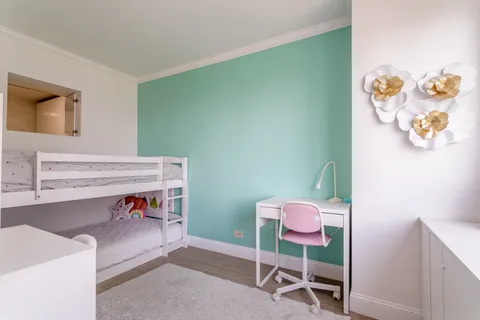 a view of livingroom with furniture