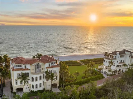 $24,000,000 | 7613 Bay Colony Drive, Naples, FL 34108