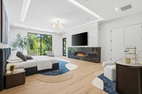 $5,695,888 | 6519 Brawner Street, McLean, VA 22101