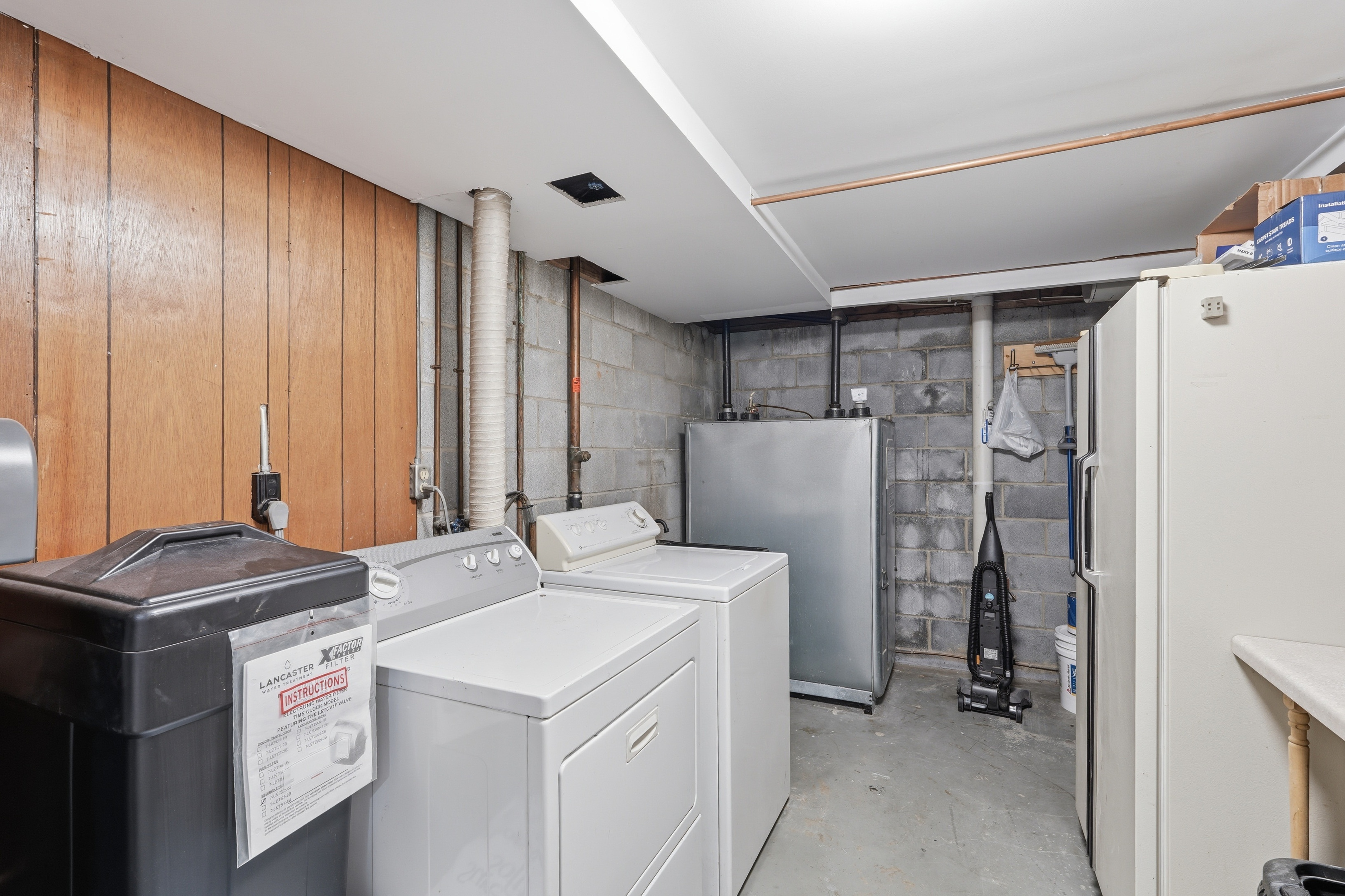 7717 McKaig Road Frederick, MD 21701 - Photo 39 of 53 a utility room with dryer and washer