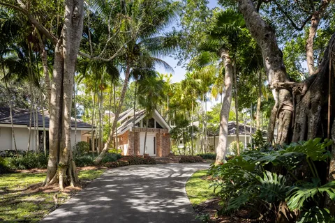 $18,500,000 | 9000 Arvida Drive, Coral Gables, FL 33156