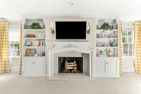 $4,150,000 | 33 Hundreds Circle, Wellesley Hills, MA 02481