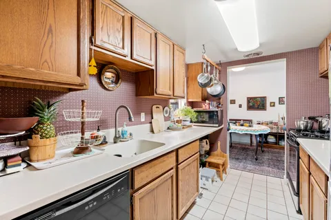 $275,000 | 355 Drummers Lane, Wayne, PA 19087
