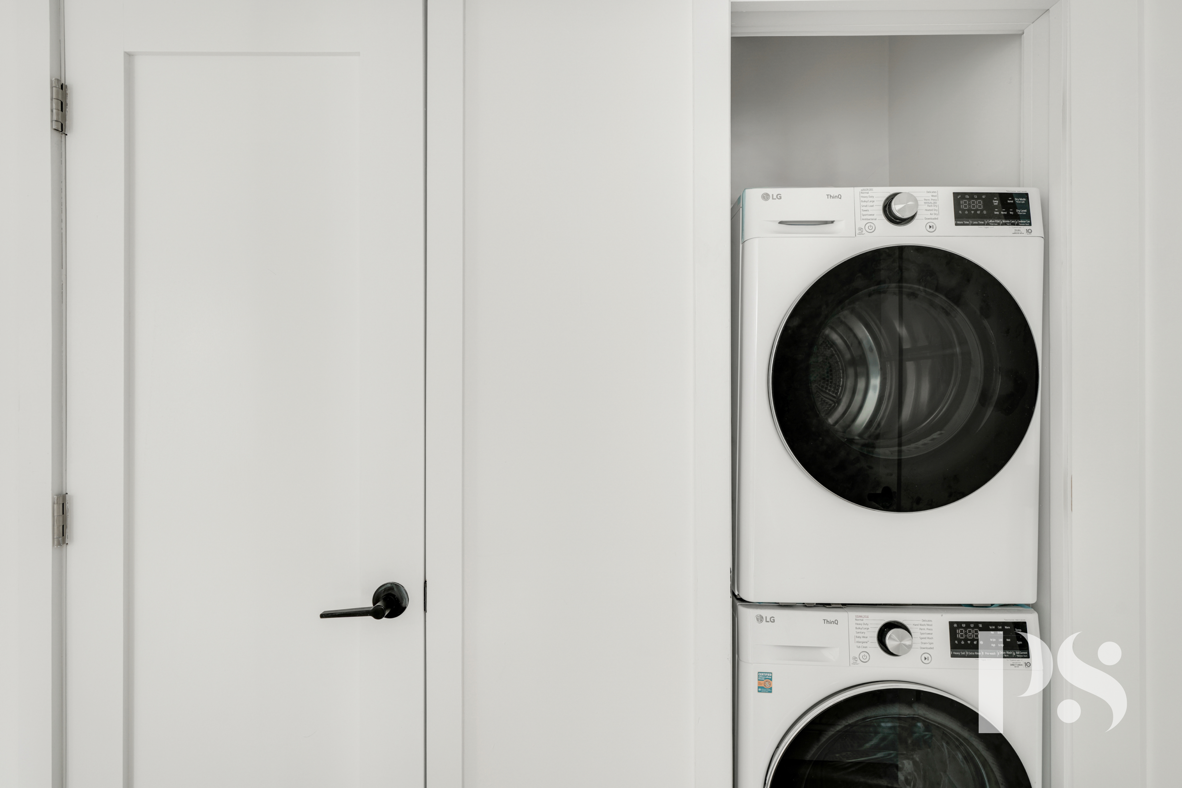 24-51 38th Street, Unit D1 Queens, NY 11103 - Photo 6 of 7 a utility room with dryer and washer