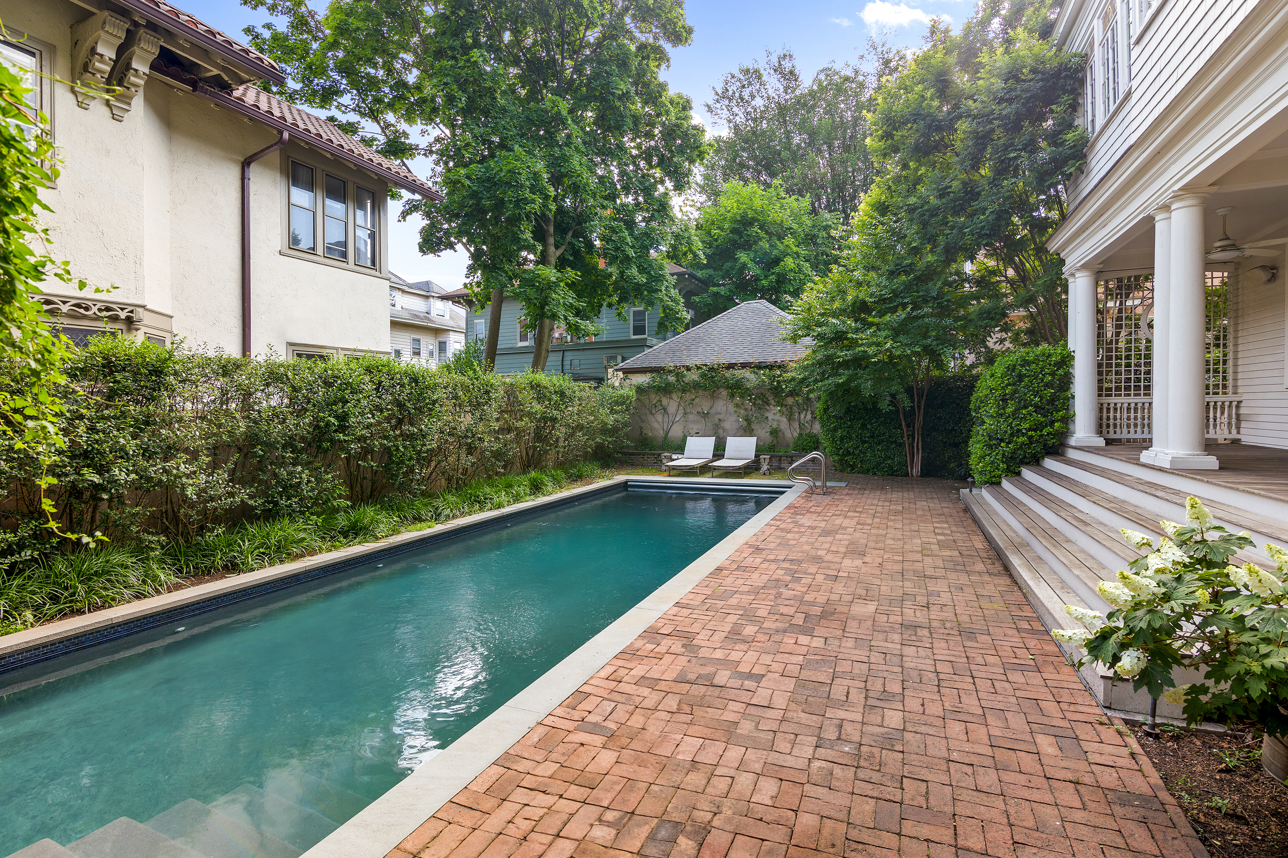 1440 Albemarle Road Brooklyn, NY 11226 - Photo 33 of 39 a front view of a house with garden