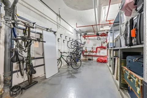 $1,295,000 | 315 East 69th Street, Unit 4B | Lenox Hill