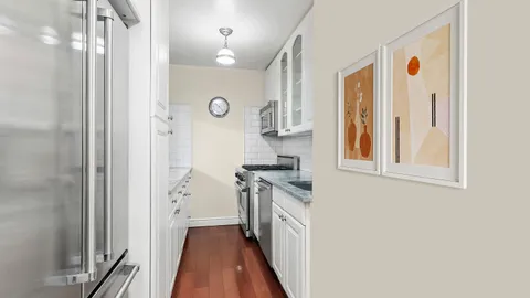 $1,300,000 | 333 East 79th Street, Unit 8X | Upper East Side