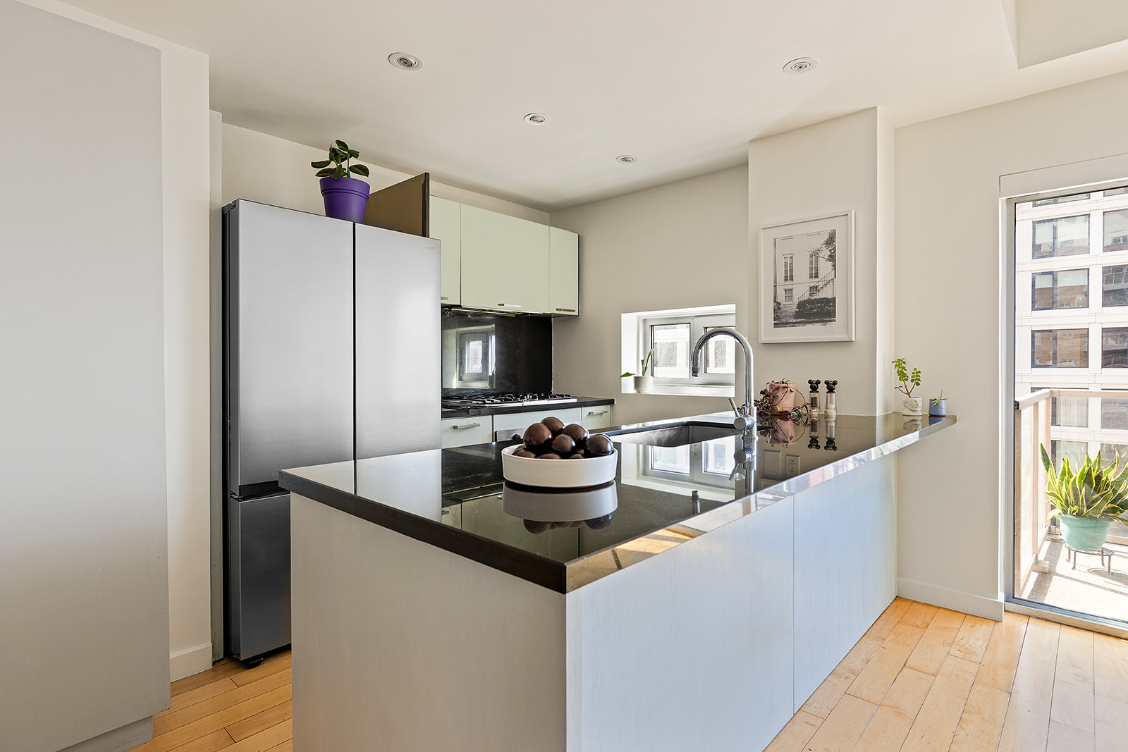 560 Carroll Street, Unit 5B Brooklyn, NY 11215 - Photo 3 of 8