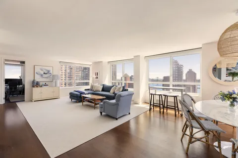 $3,495,000 | 200 East 94th Street, Unit 1917 | Upper East Side
