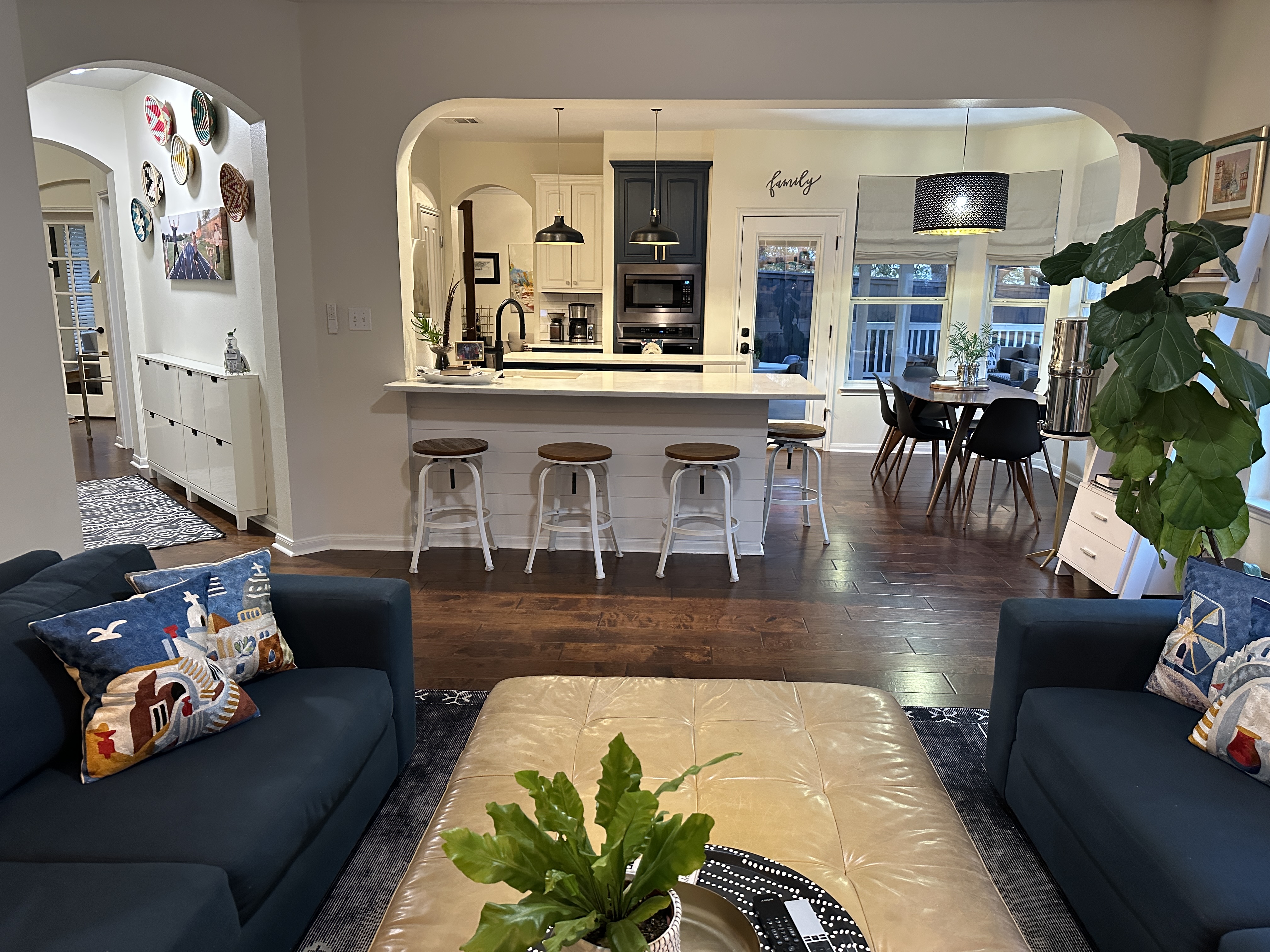 11105 Bexley Lane Austin, TX 78739 - Photo 4 of 12 a living room with furniture and wooden floor