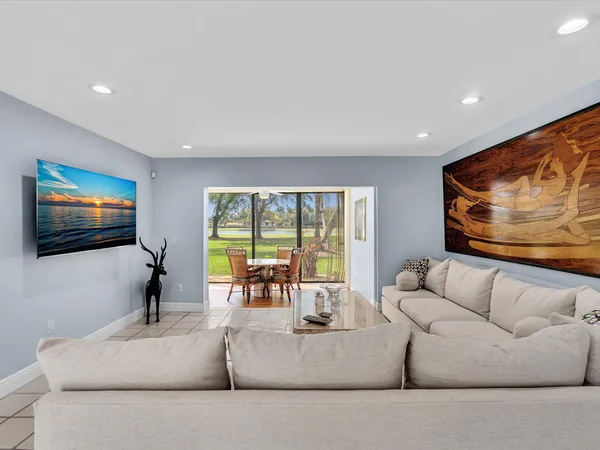 $315,000 | 8410 Casa Del Lago, Unit 20A, Boca Raton, FL 33433