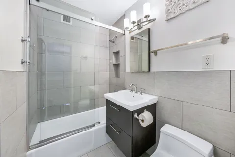 $795,000 | 400 East 54th Street, Unit 26D | Sutton Place