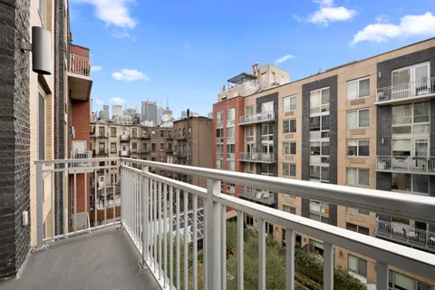 $4,850 | 505 West 47th Street, Unit 5CN | Hell's Kitchen