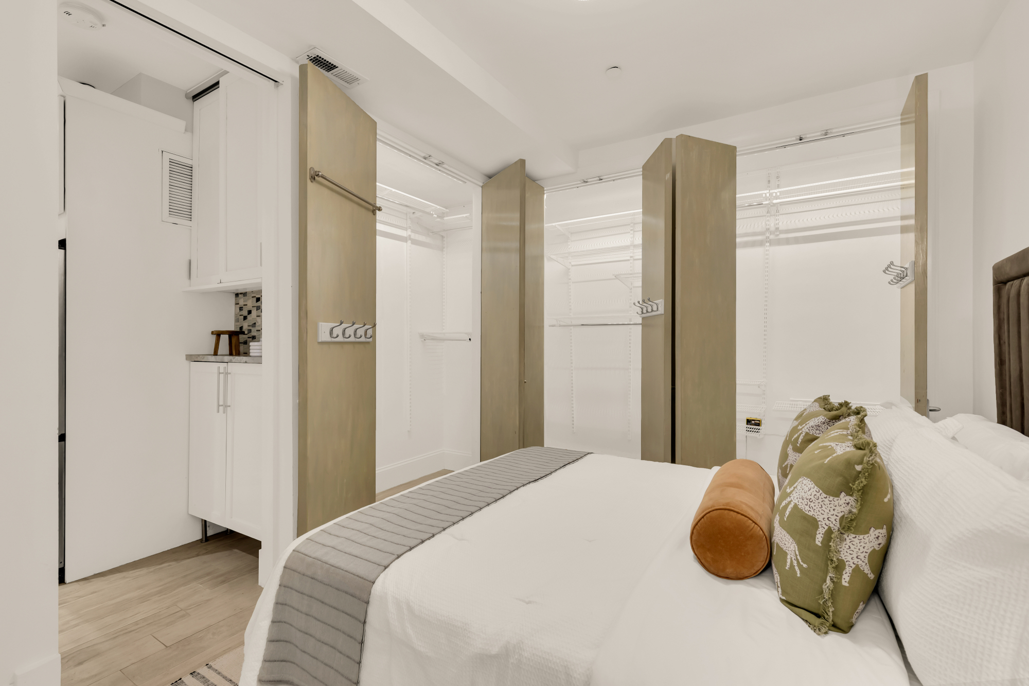 2009 Columbia Road Northwest, Unit 2 Washington, DC 20009 - Photo 27 of 37