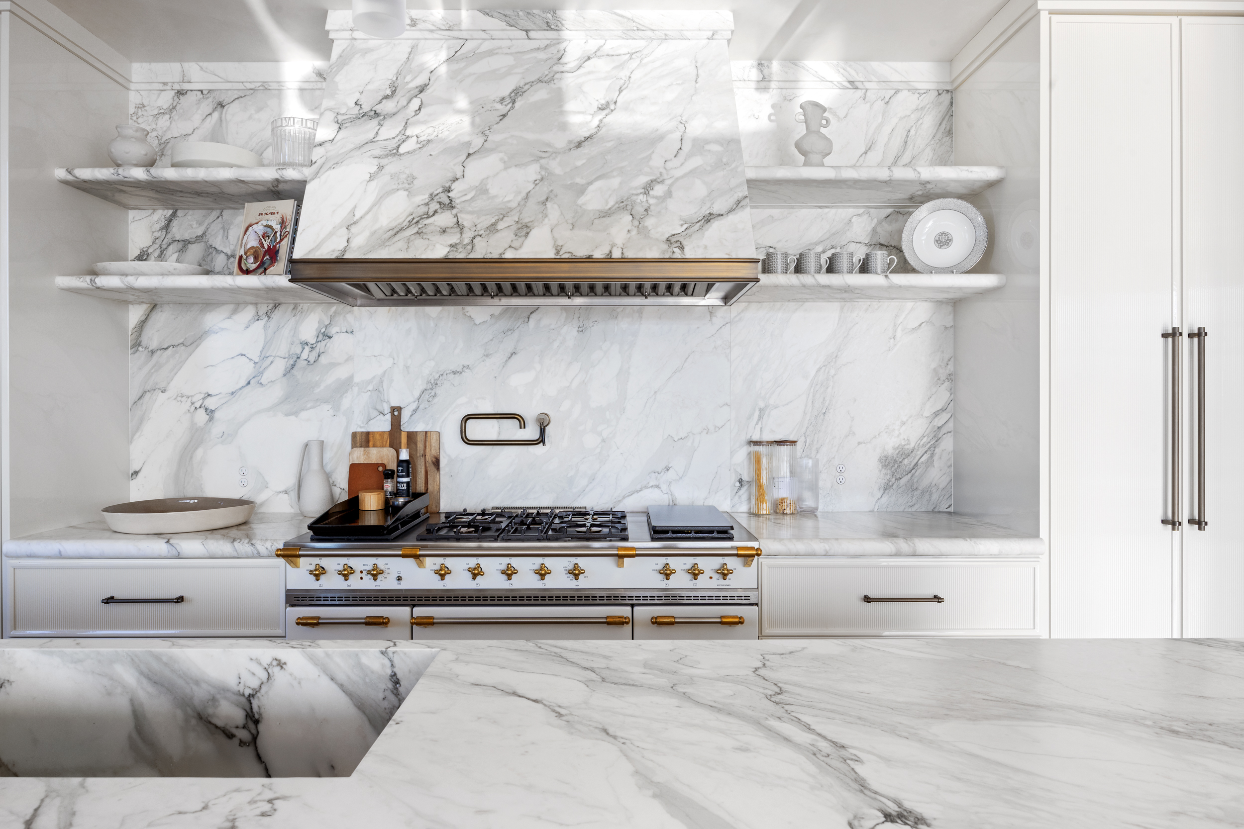 30 Front Street, Unit 25A Brooklyn, NY 11201 - Photo 14 of 45 a living room with lots of furniture and decor