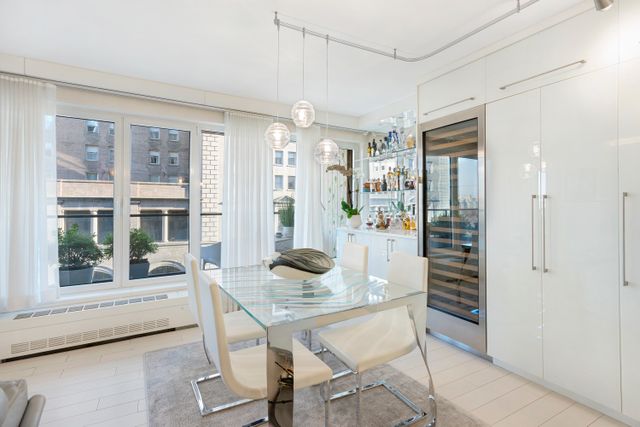 $1,850,000 | 200 Central Park South, Unit 19H | Central Park South