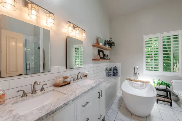 $1,799,000 | 230 Ardmore Avenue, Hermosa Beach, CA 90254