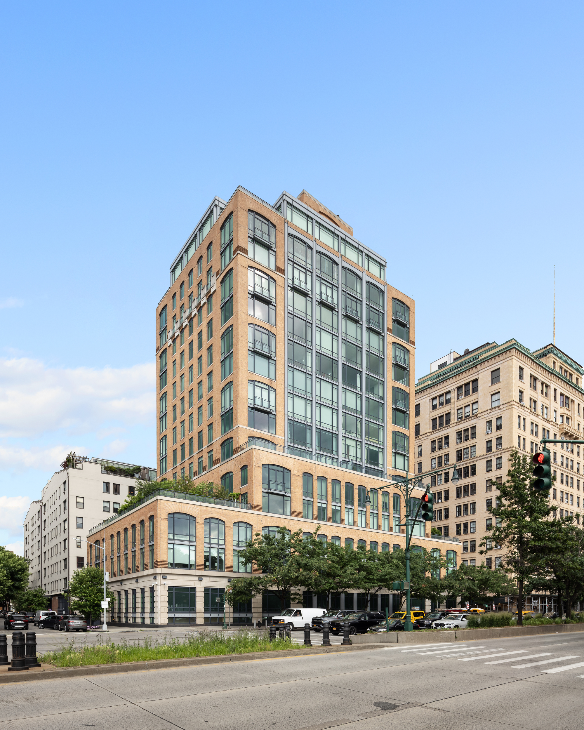 400 West 12th Street, Unit 4J Manhattan, NY 10014 - Photo 19 of 21 a view of a tall building