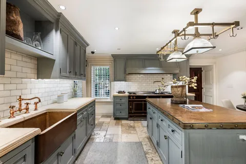 $27,500,000 | 21 Beekman Place | Midtown East