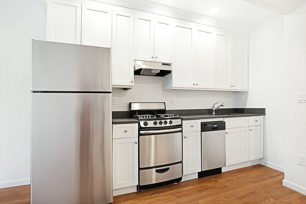 110 Montague Street, Unit 5 Brooklyn, NY 11201 - Photo 1 of 4