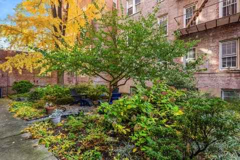 $850,000 | 360 Clinton Avenue, Unit 4C | Clinton Hill
