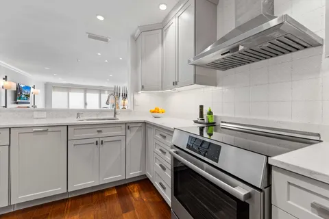 $1,450,000 | 6 Canal Park, Unit 606, Cambridge, MA 02141