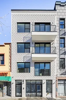 $735,000 | 106 Graham Avenue, Unit 2A | Williamsburg