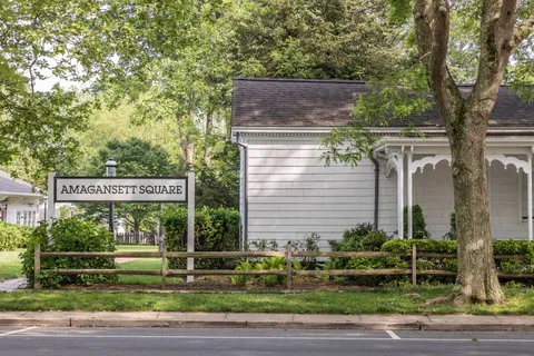 $3,850,000 | 44 Cliff Road, Amagansett, NY 11930