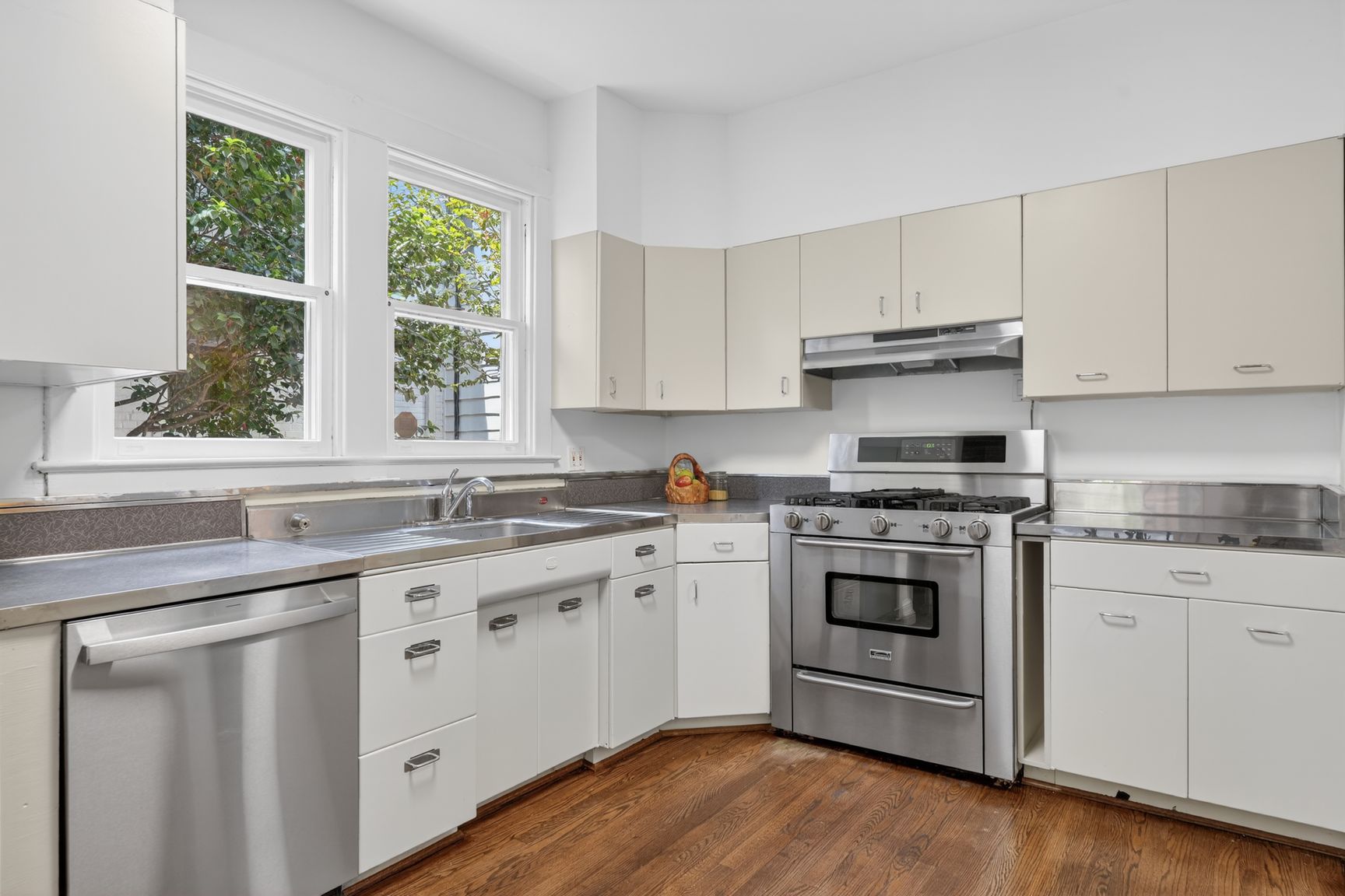 4425 P Street Northwest Washington, DC 20007 - Photo 9 of 28