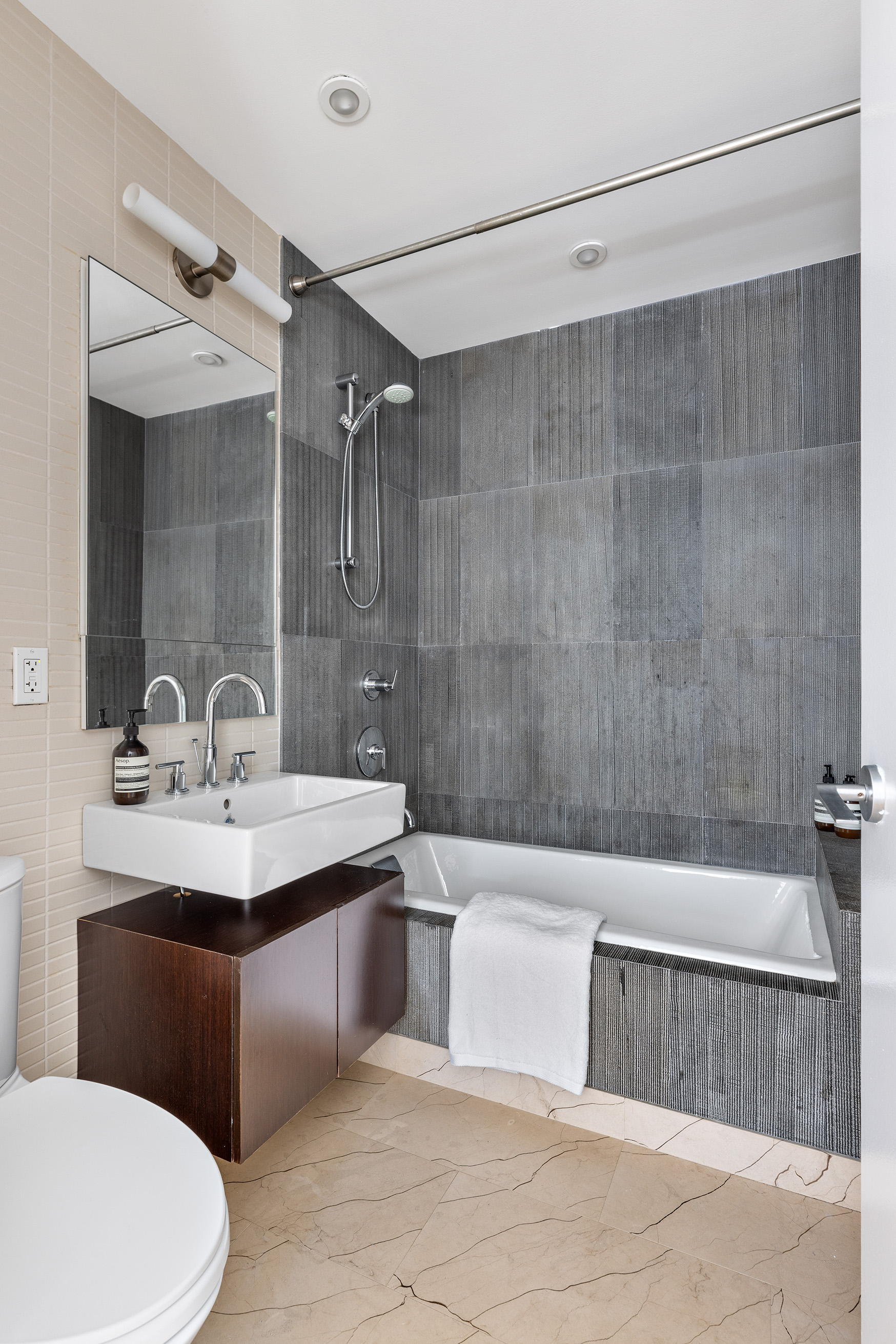 100 West 18th Street, Unit 3D Manhattan, NY 10011 - Photo 8 of 14