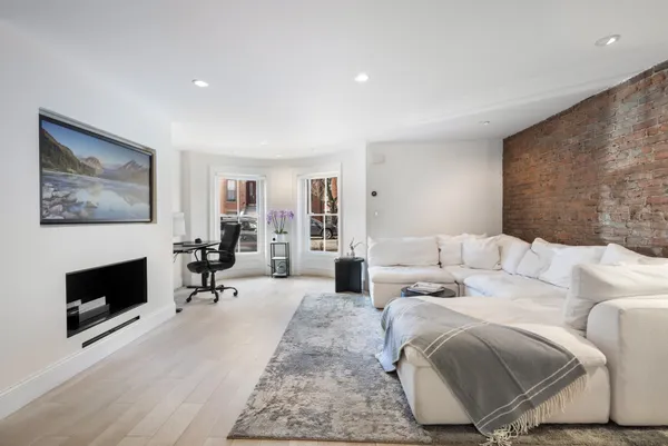 Contact Agent | 24 Dartmouth Place, Unit 24, Boston, MA 02116