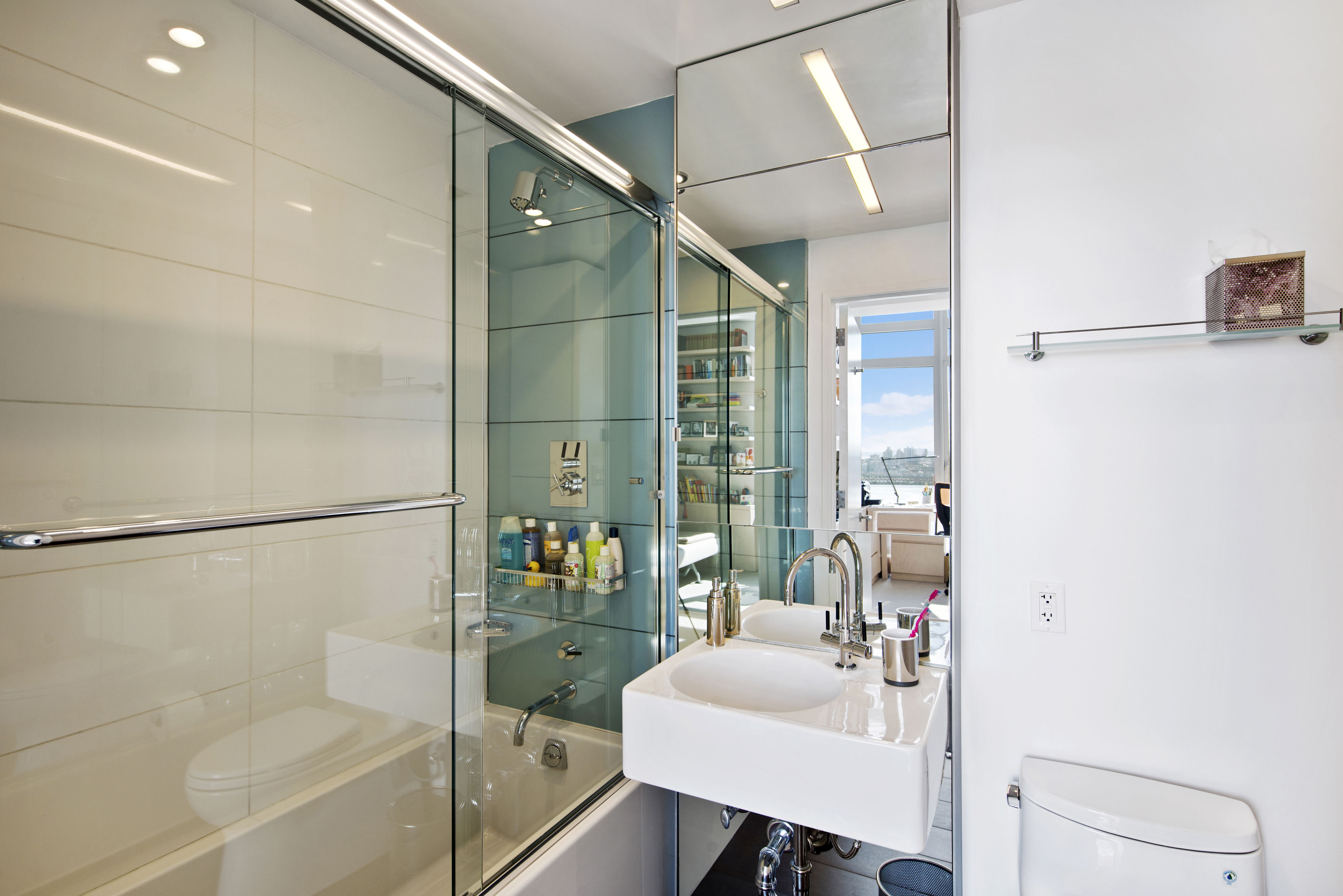 2 Northside Piers, Unit PH2 Brooklyn, NY 11249 - Photo 25 of 34