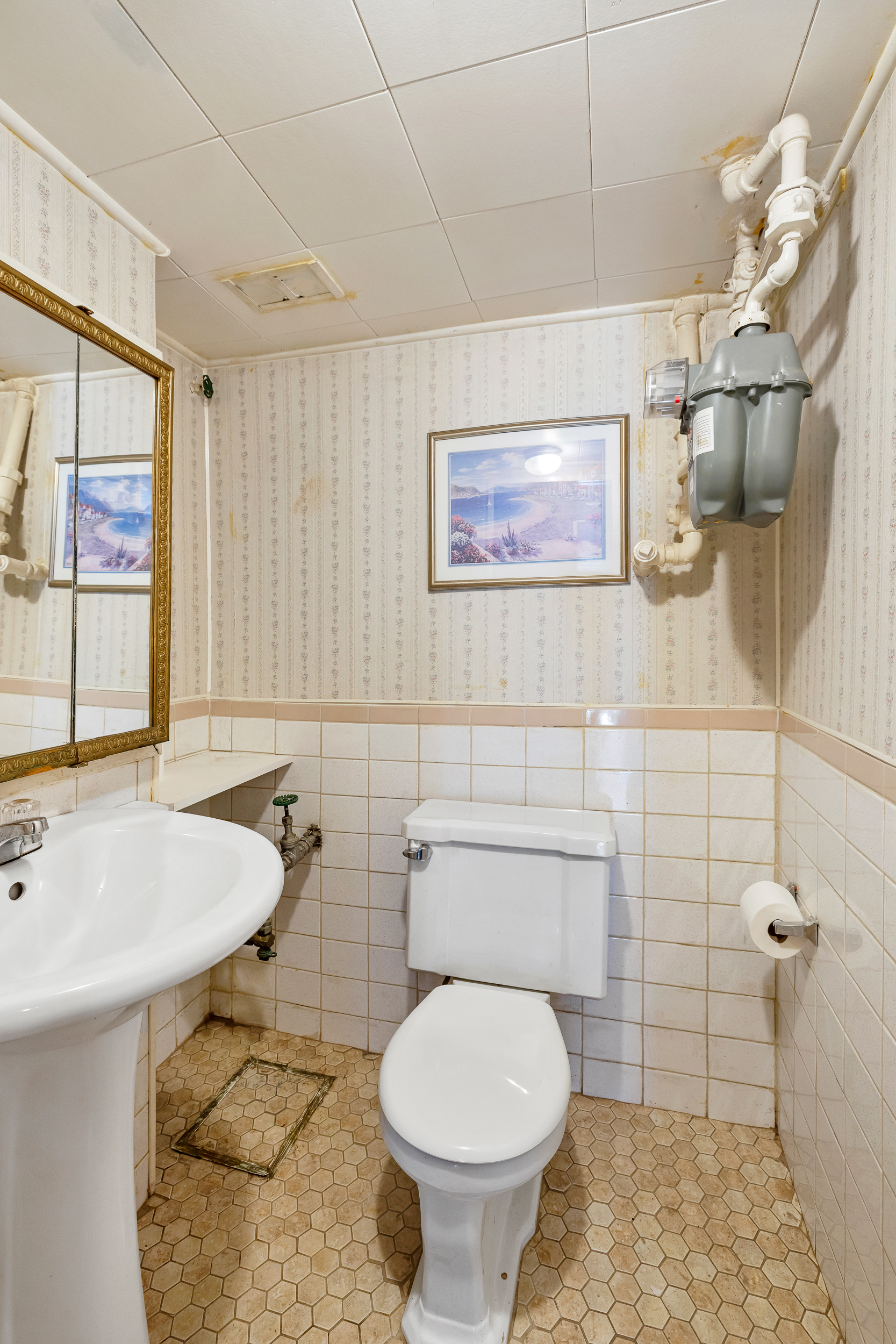77-09 82nd Street Queens, NY 11385 - Photo 18 of 19