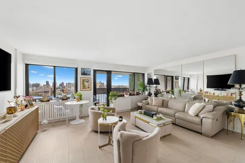 $1,325,000 | 100 Beekman Street, Unit 26D | Financial District