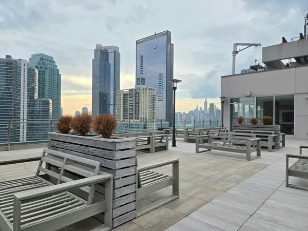 $4,200 | 27-17 42nd Road, Unit 10G | Long Island City
