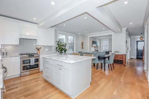 $1,300,000 | 935 15th Street Southeast, Washington, DC 20003